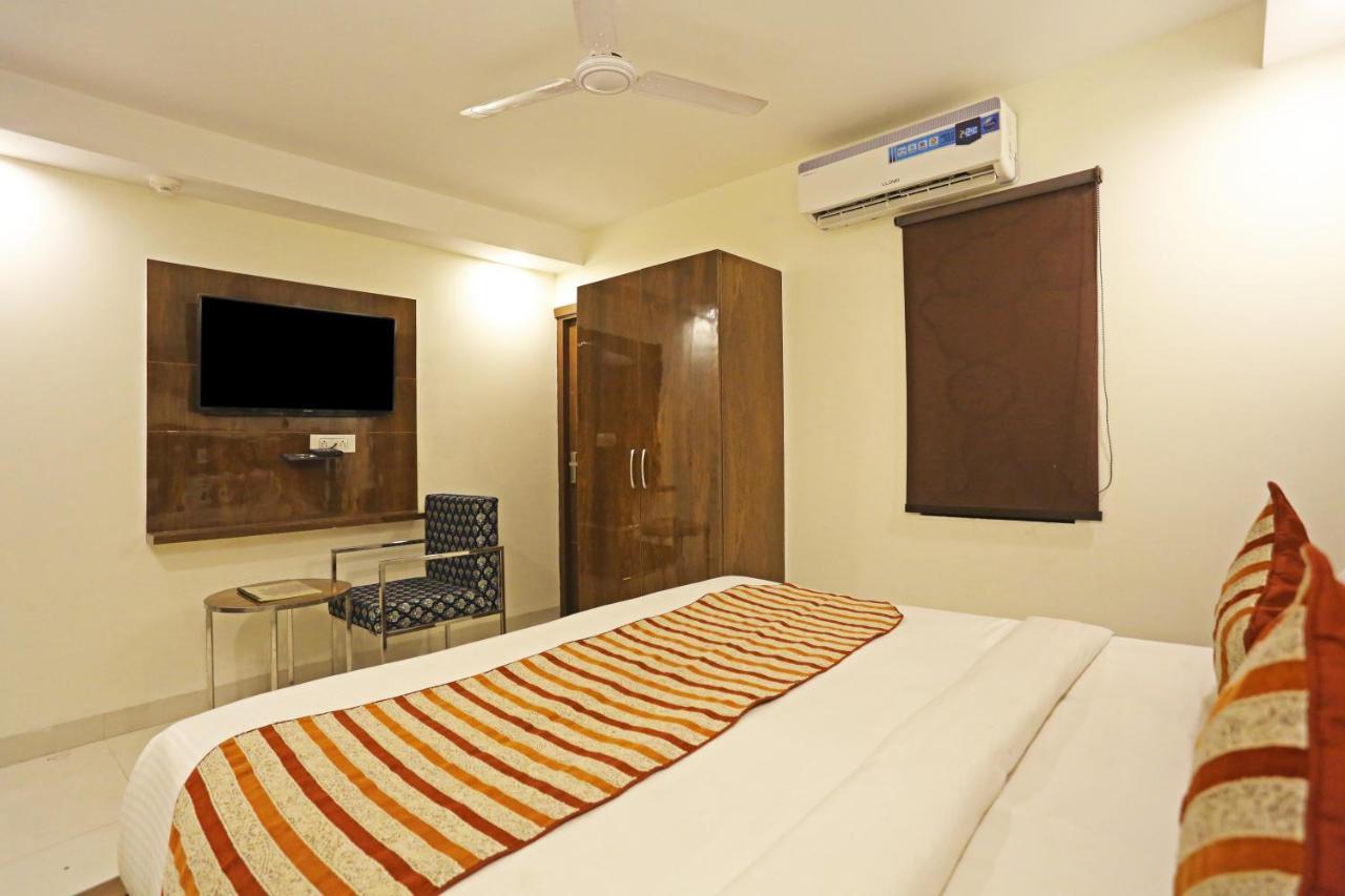 Hotel Emblem Suites- Near Delhi Airport Nové Dillí Exteriér fotografie