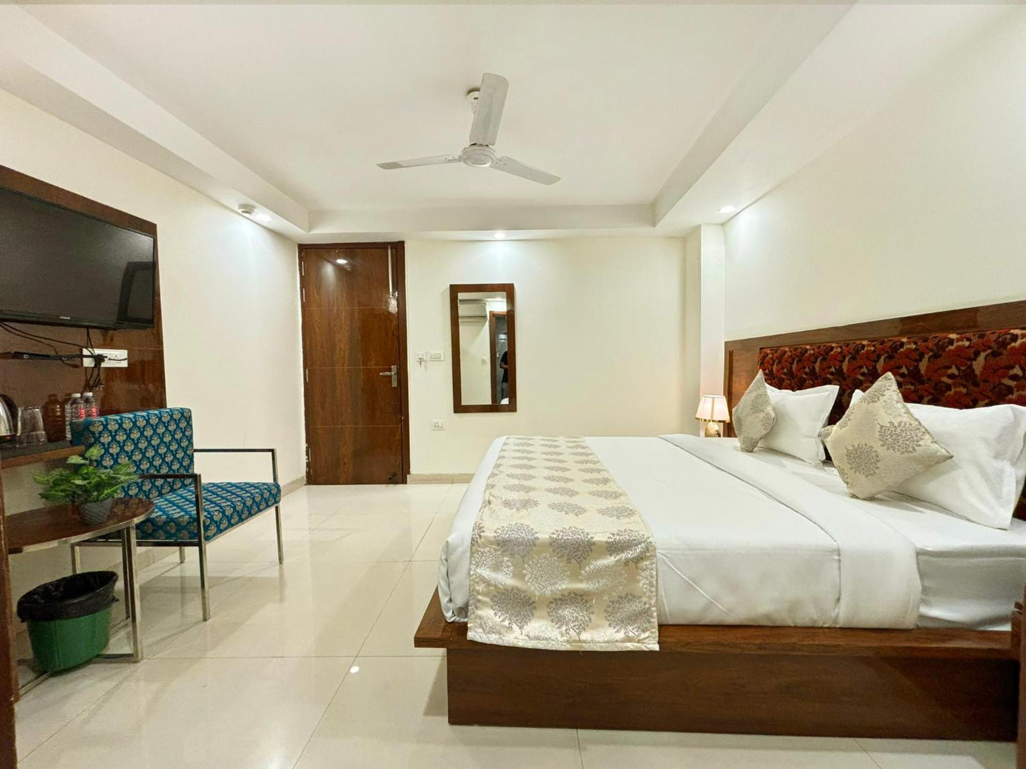 Hotel Emblem Suites- Near Delhi Airport Nové Dillí Exteriér fotografie