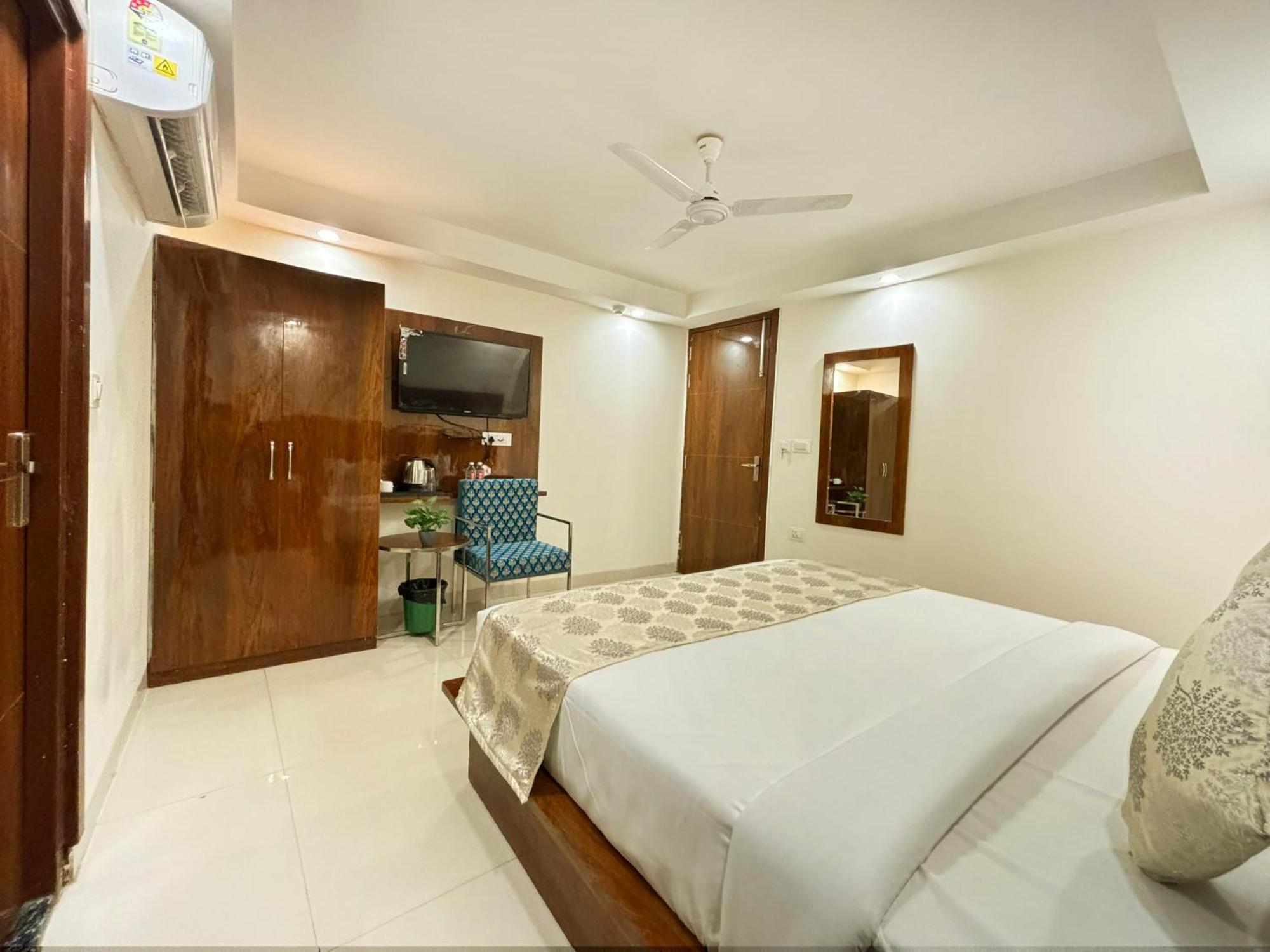 Hotel Emblem Suites- Near Delhi Airport Nové Dillí Exteriér fotografie