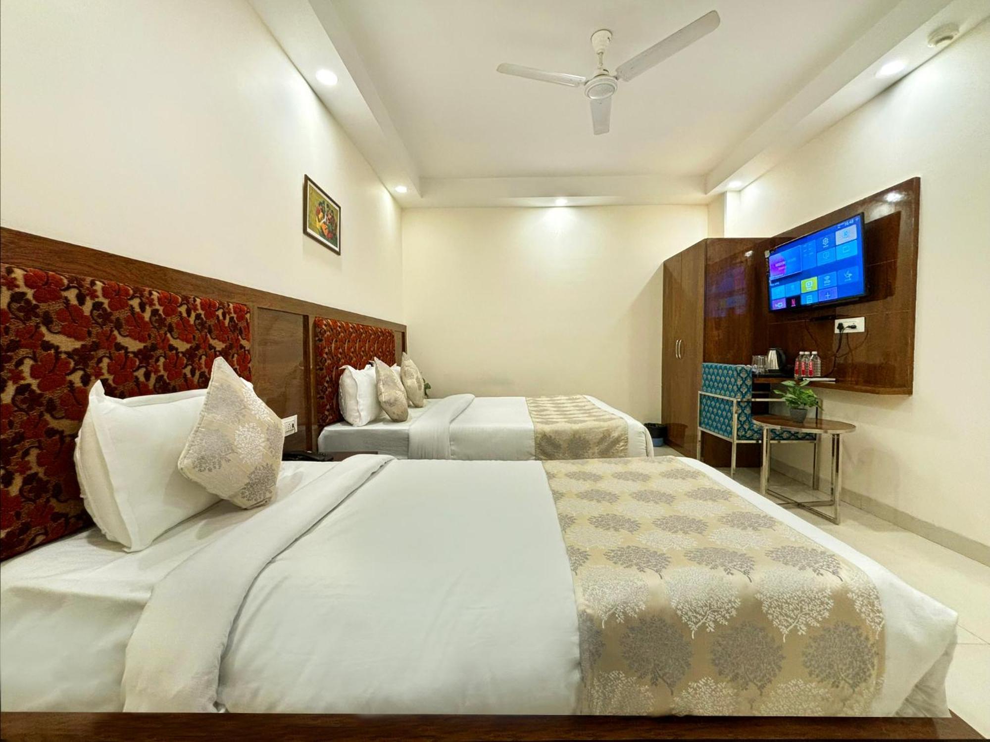 Hotel Emblem Suites- Near Delhi Airport Nové Dillí Exteriér fotografie