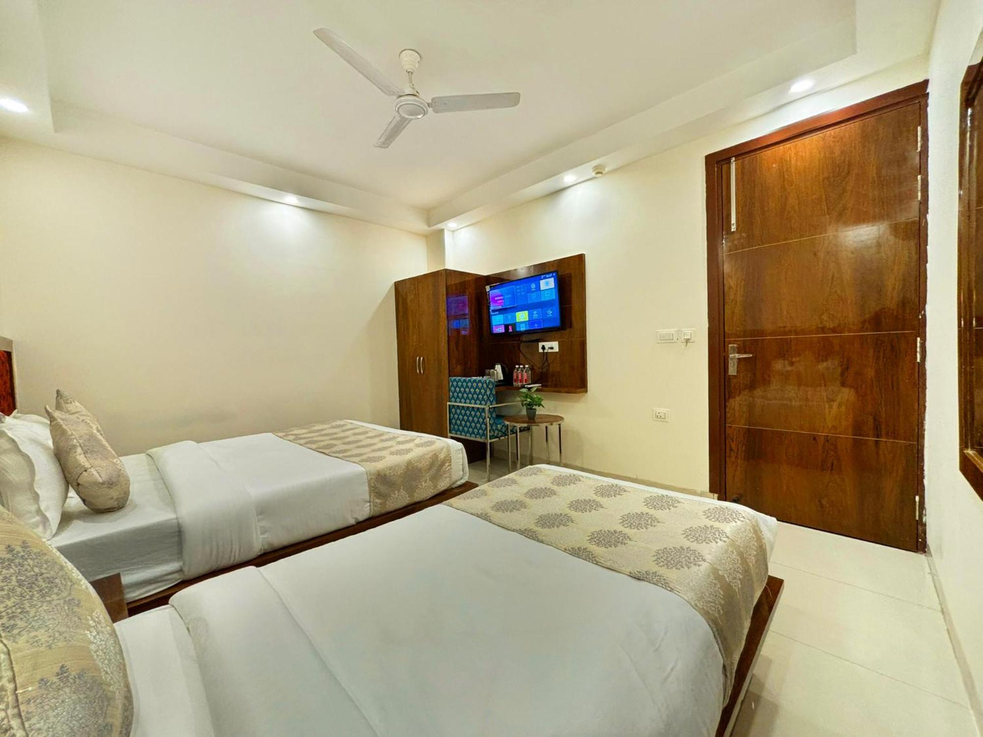 Hotel Emblem Suites- Near Delhi Airport Nové Dillí Exteriér fotografie