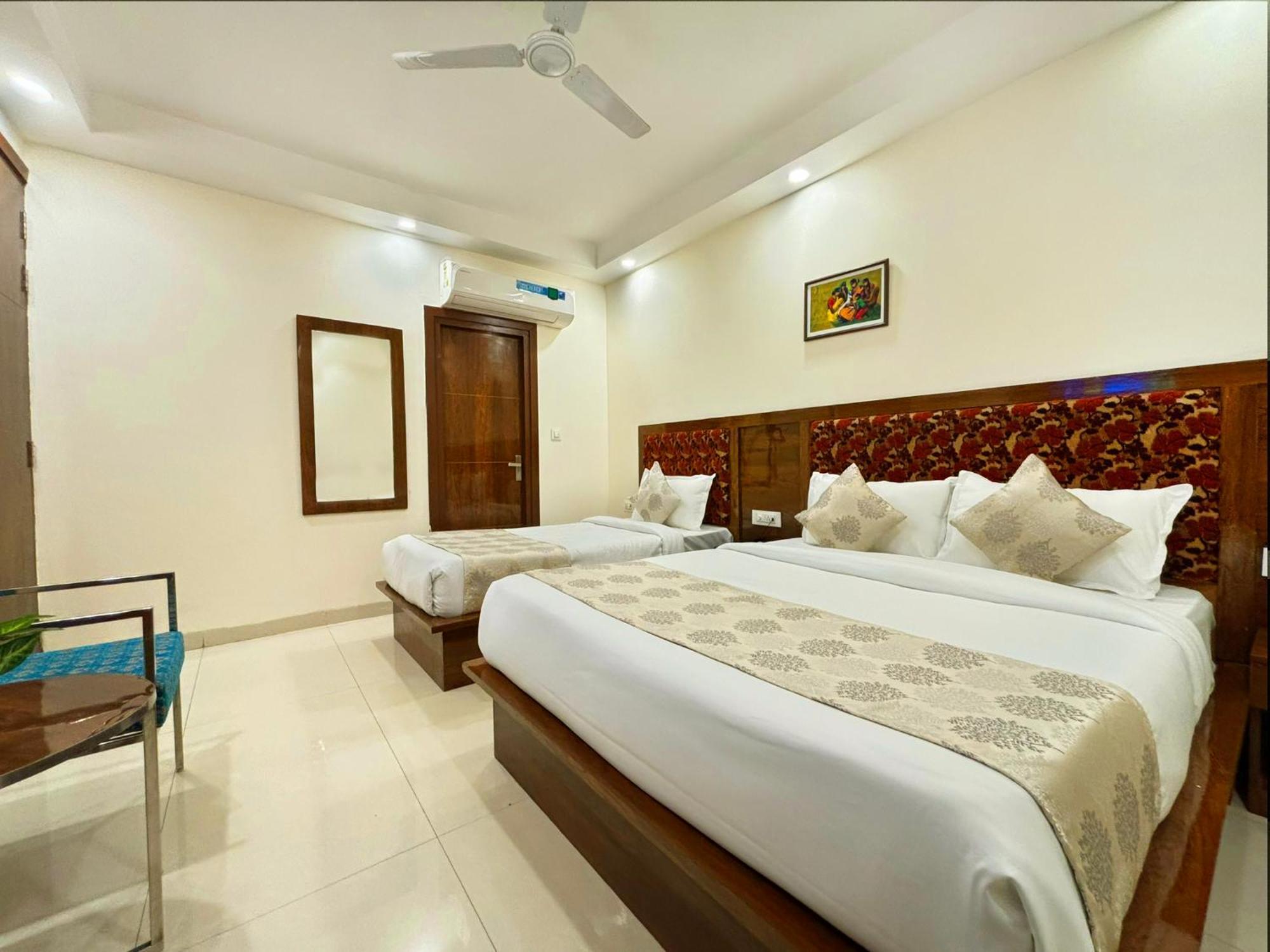Hotel Emblem Suites- Near Delhi Airport Nové Dillí Exteriér fotografie