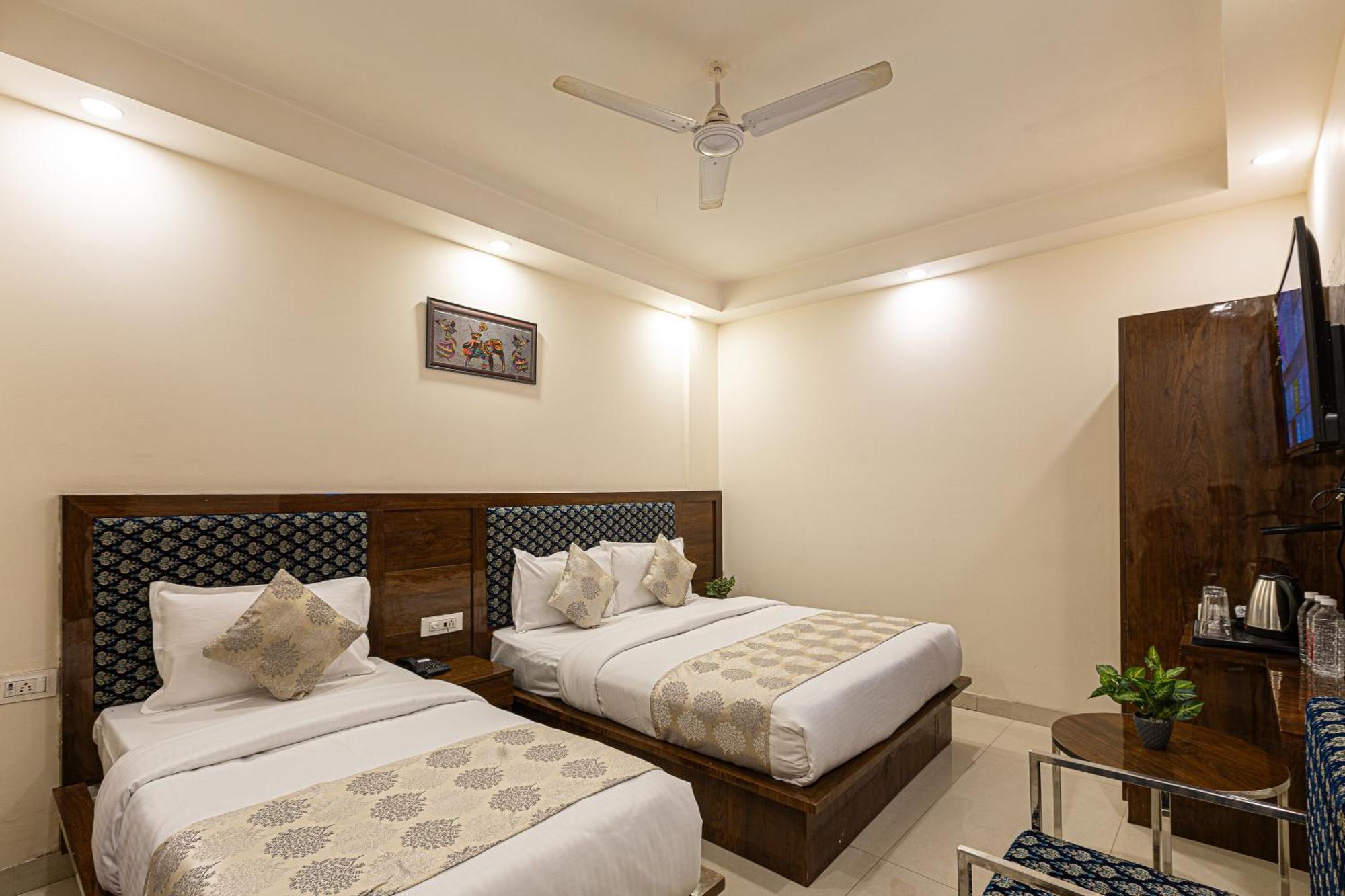 Hotel Emblem Suites- Near Delhi Airport Nové Dillí Exteriér fotografie