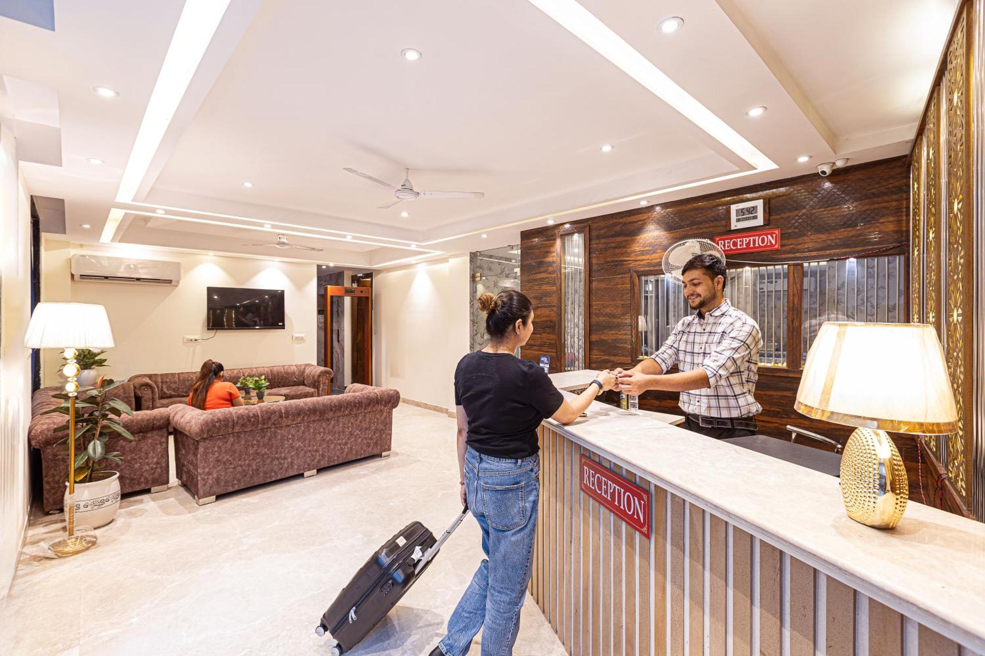 Hotel Emblem Suites- Near Delhi Airport Nové Dillí Exteriér fotografie
