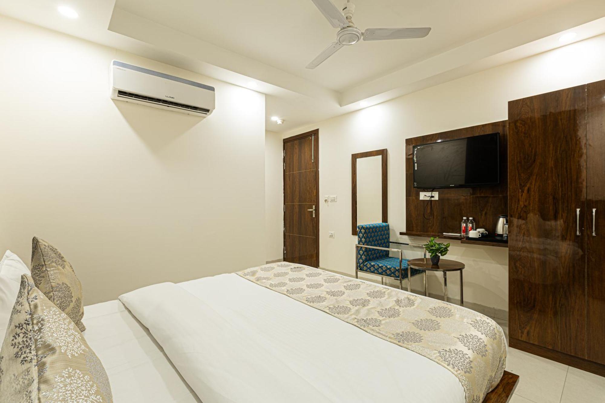 Hotel Emblem Suites- Near Delhi Airport Nové Dillí Exteriér fotografie