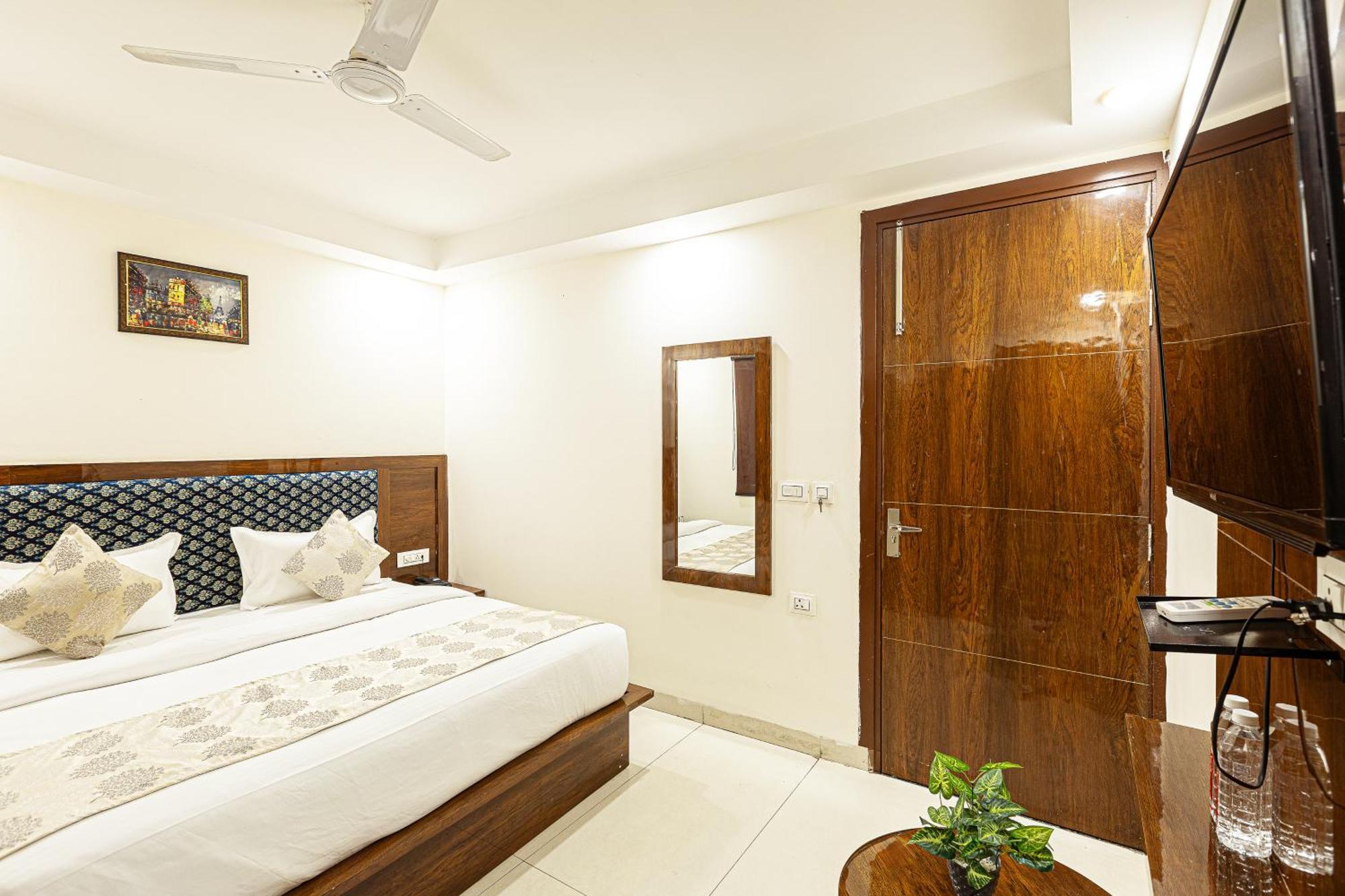Hotel Emblem Suites- Near Delhi Airport Nové Dillí Exteriér fotografie