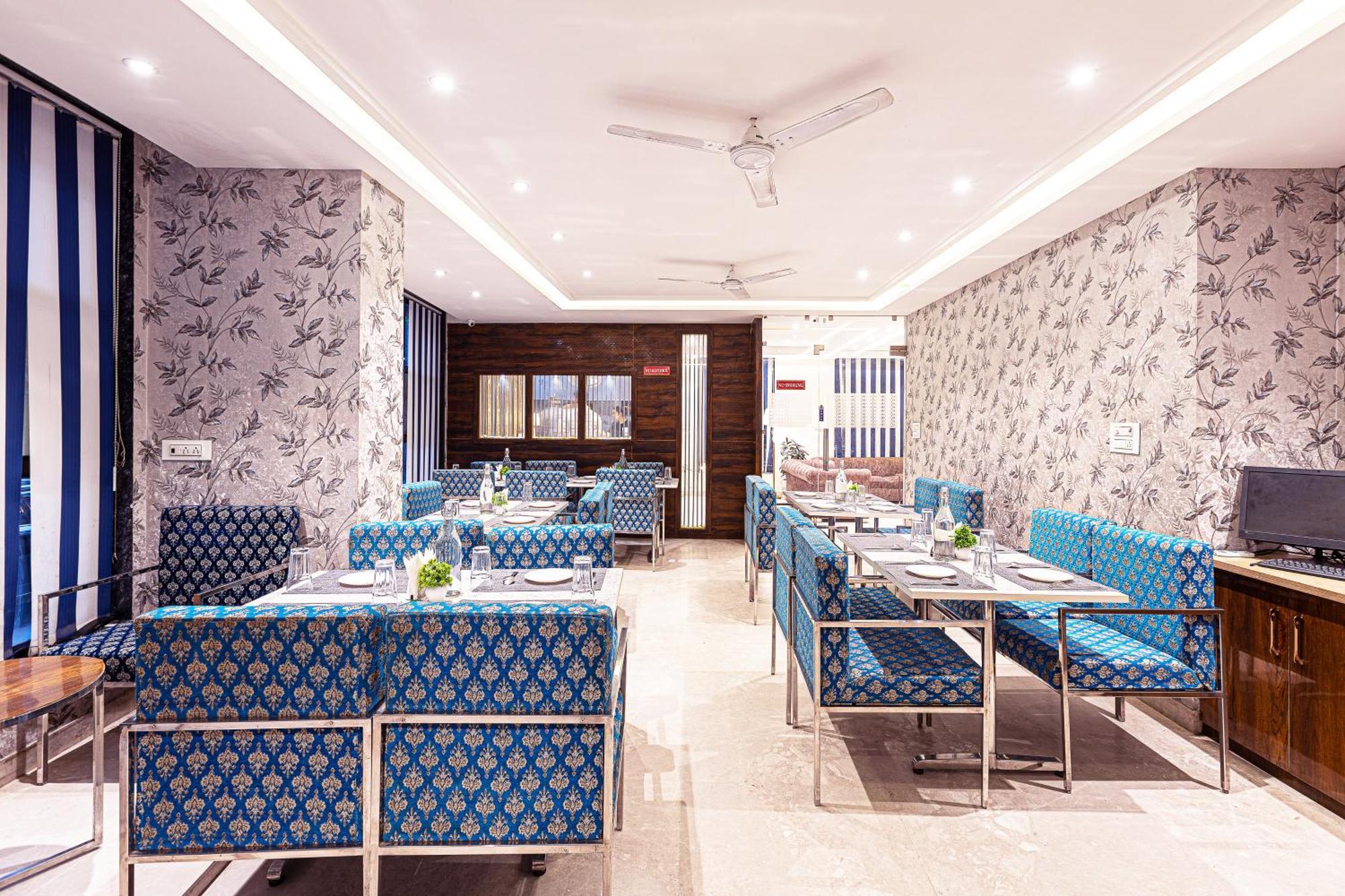 Hotel Emblem Suites- Near Delhi Airport Nové Dillí Exteriér fotografie